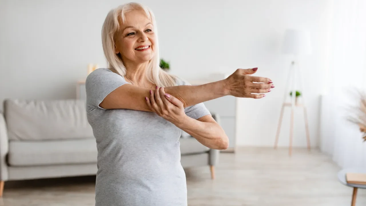 Spor salonuna gitmeye gerek yok! Evde yapacağınız 10 hareket