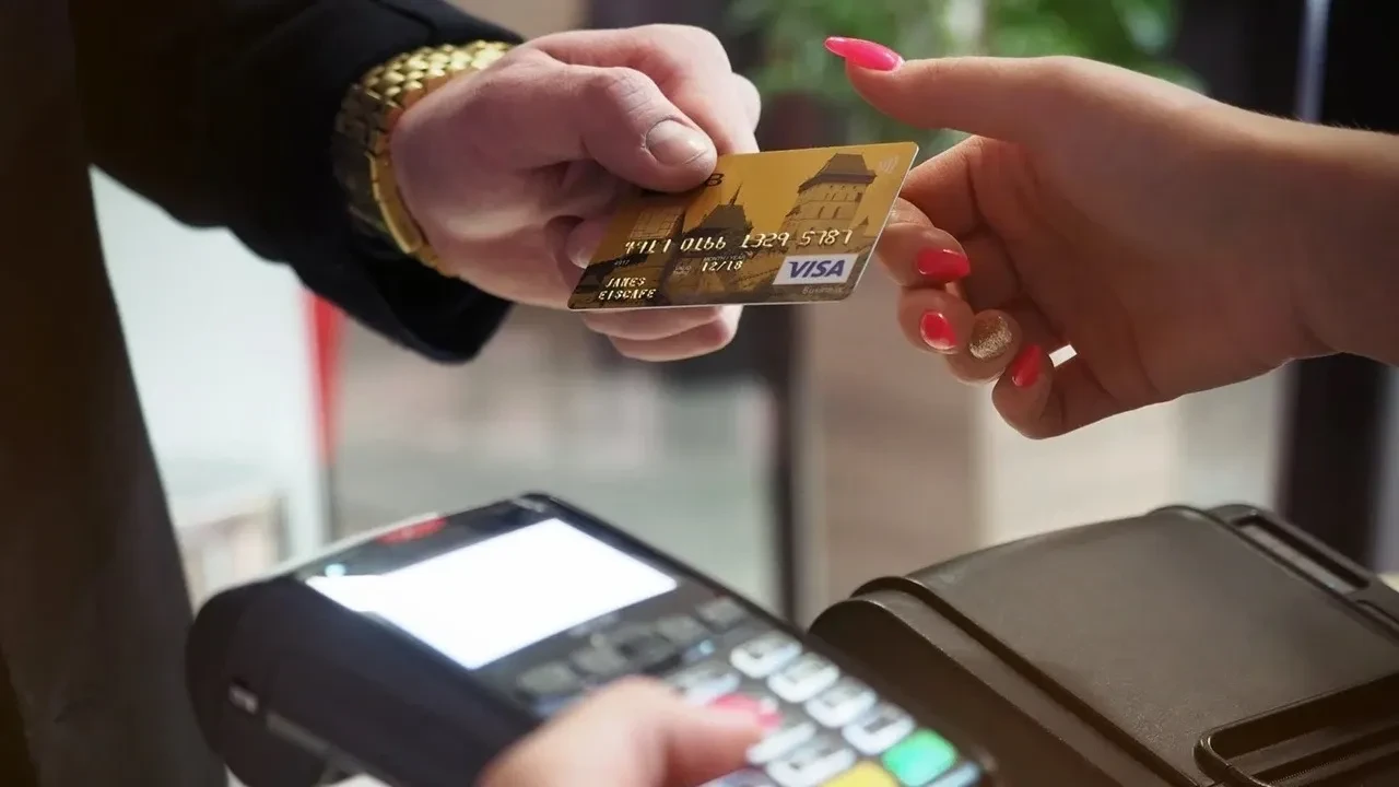 Taksitli satışlarda yetki Ticaret Bakanlığı’na devredildi: Yönetmelikte kritik değişiklik Resmi Gazete’de