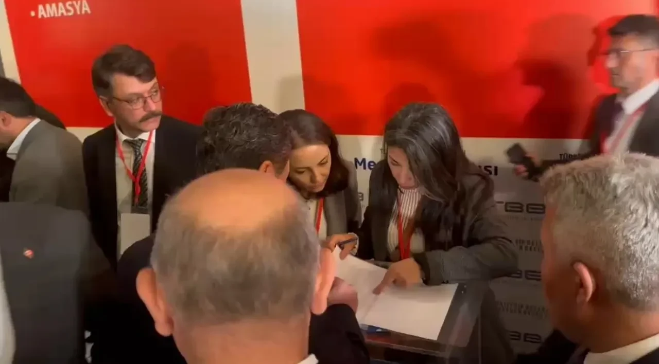Türkiye Belediyeler Birliği'nde seçim! YENİ Parti ve AK Parti'nin adayı yarışıyor