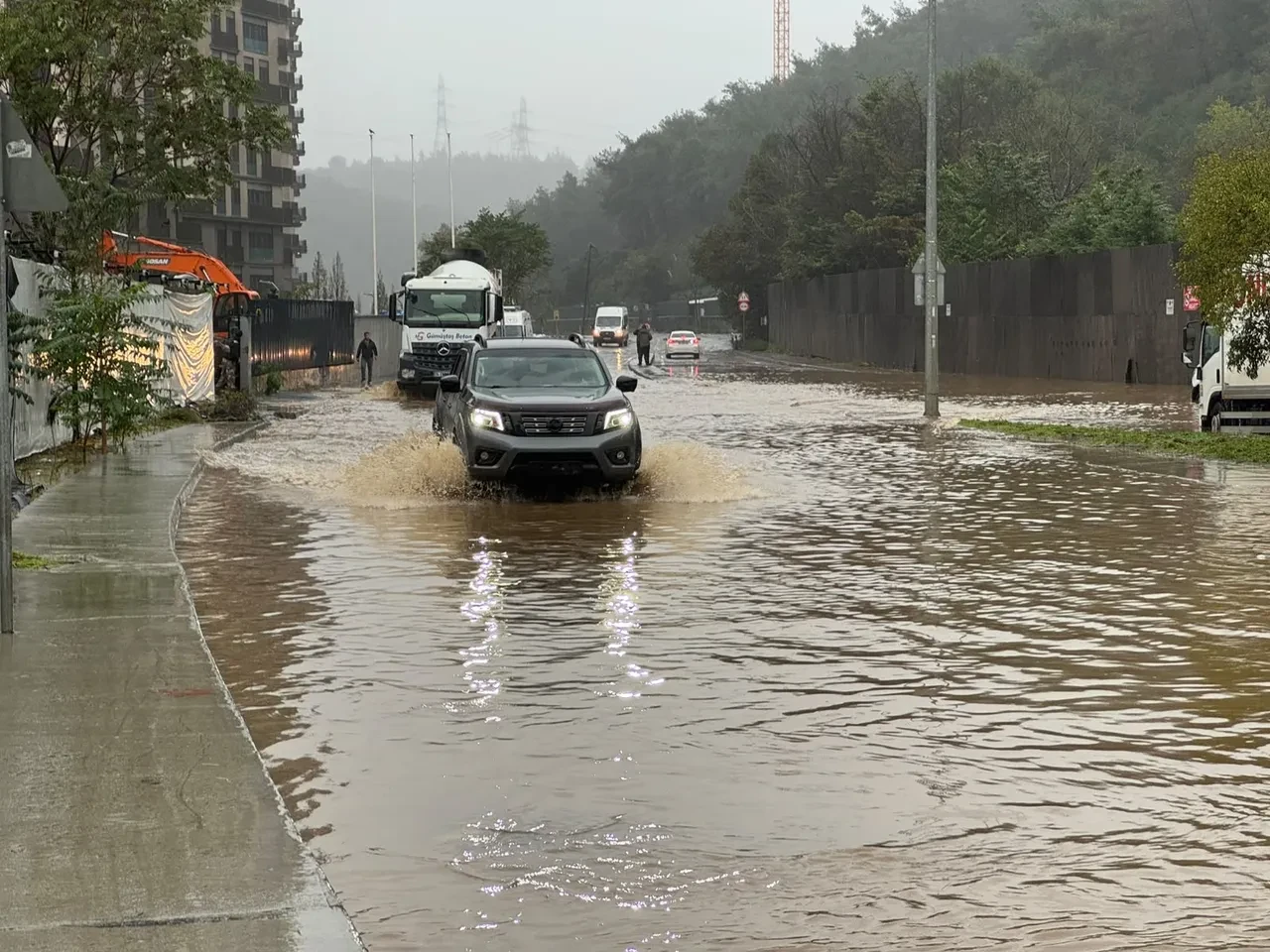 Vali Davut Gül açıkladı: İstanbul'da okullar yarın da tatil edildi