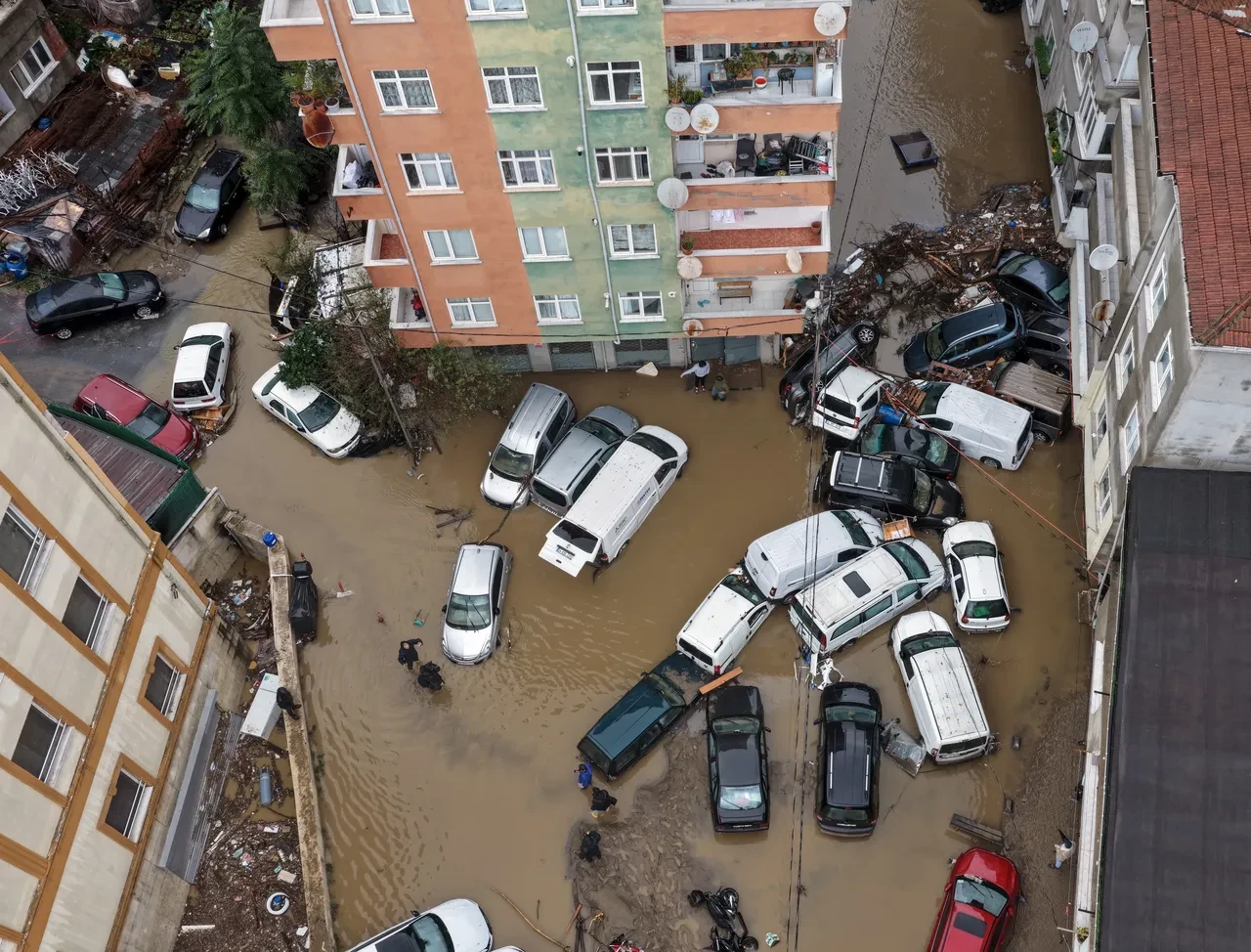 Vali Davut Gül açıkladı: İstanbul'da okullar yarın da tatil edildi
