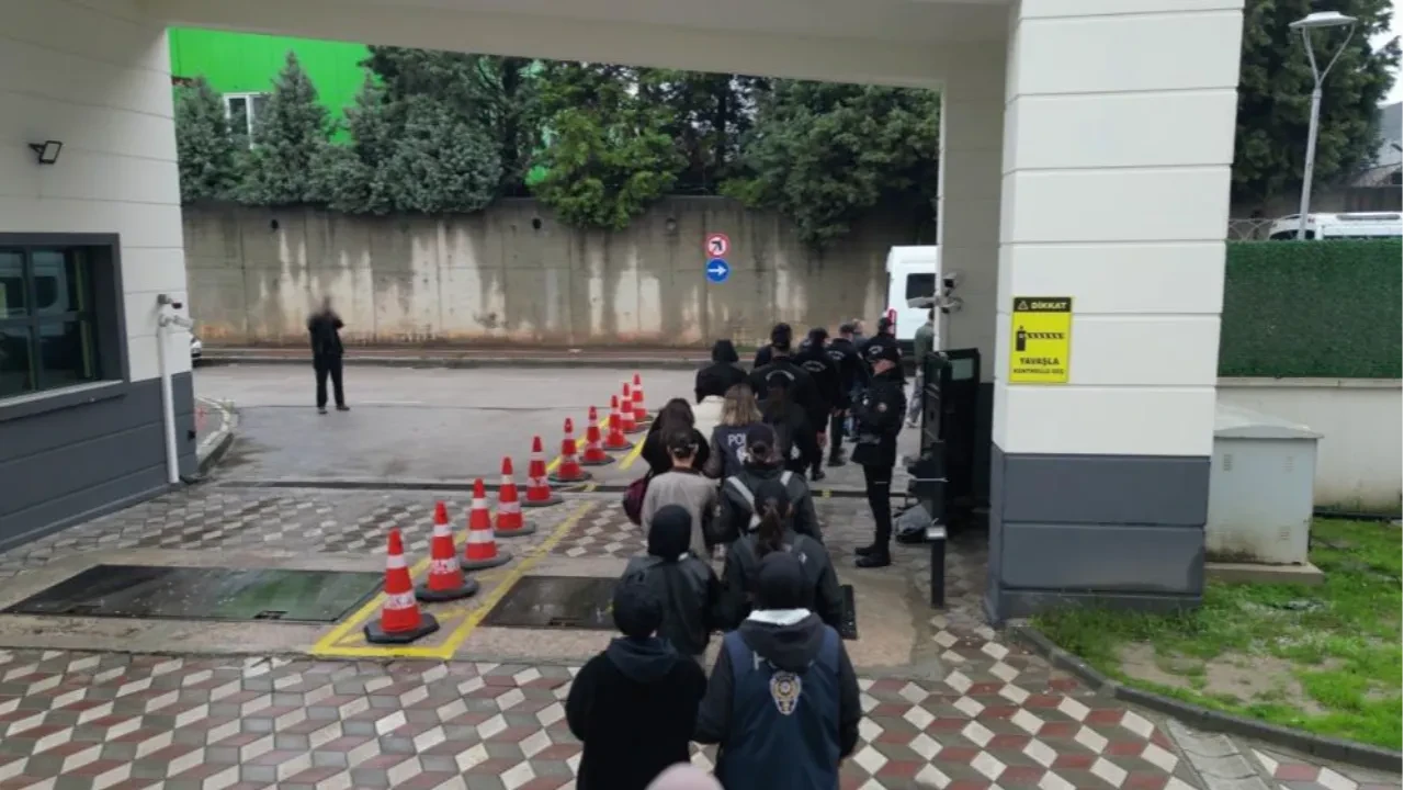 16 ilde yasa dışı bahis çetesine darbe: 6.2 milyar liradan fazla parayı akladıkları ortaya çıktı