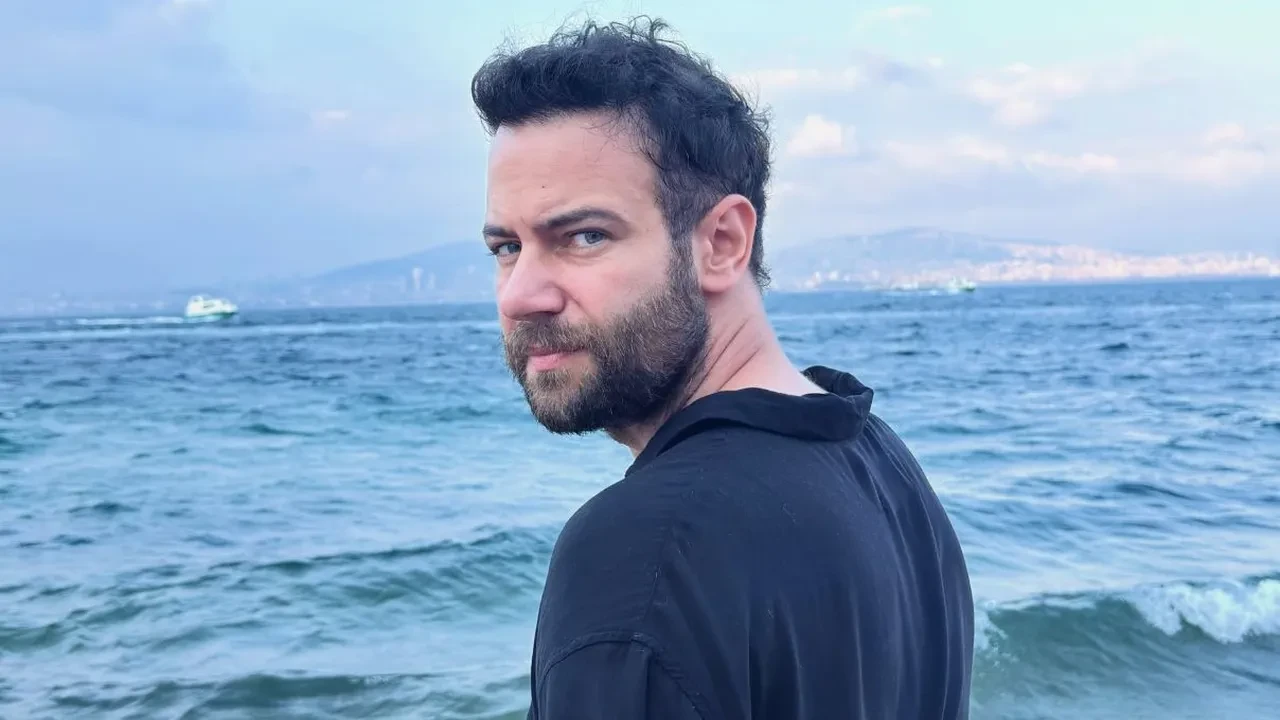 Arnavut Kaldırımı klibindeki çocuk Batuhan Aydar büyüdü! Görenler tanımakta zorluk çekiyor