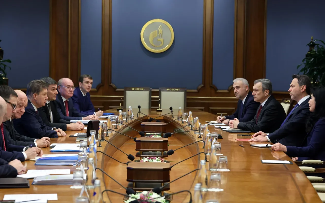 Bakan Bayraktar Rusya Enerji Haftası’nda konuştu: "Altyapımız hazır, boru hatlarının kapasitesini etkin kullanmalıyız"