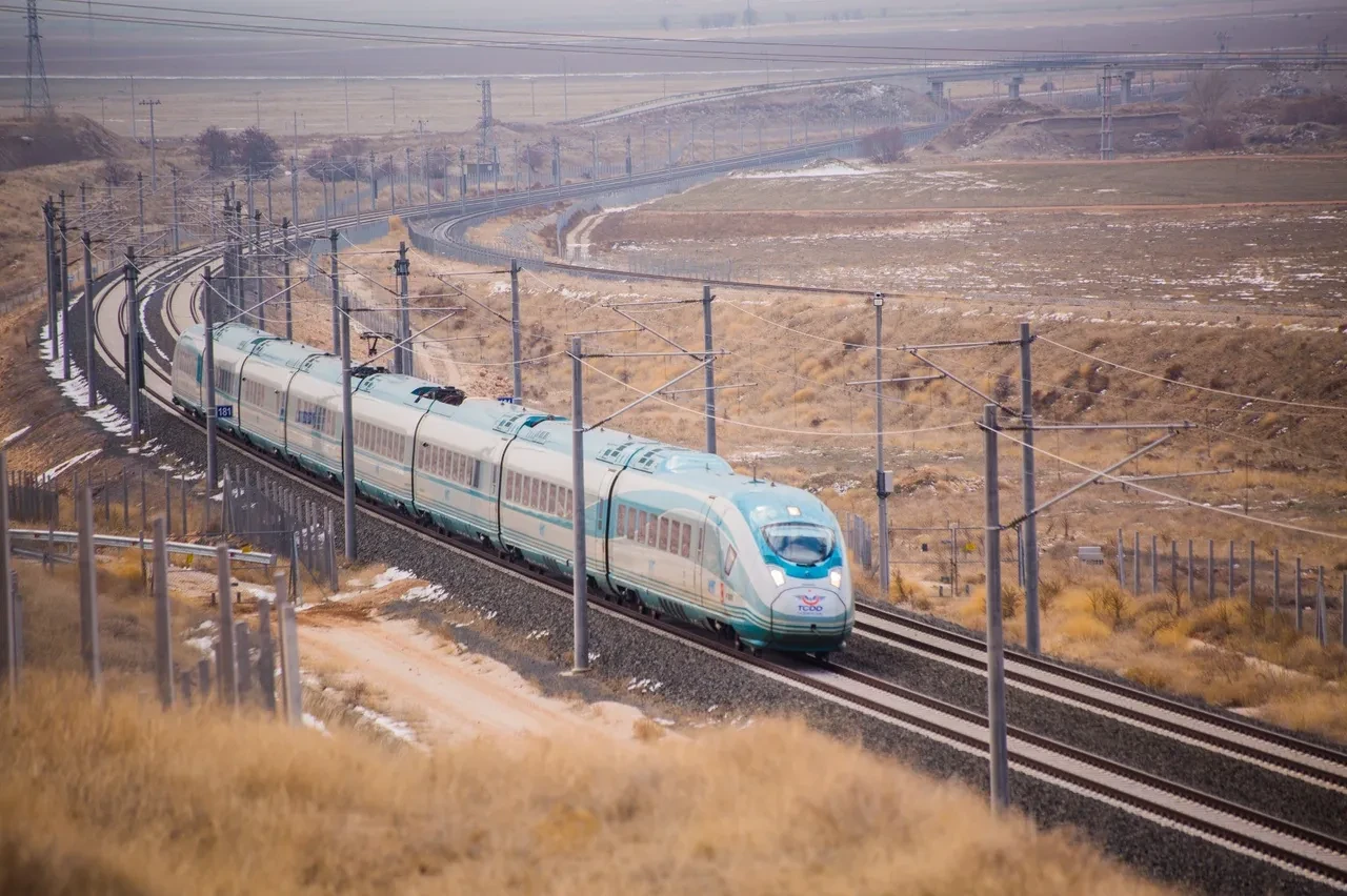 Bakan Uraloğlu duyurdu: Ücretsiz tren biletinde yeni dönem! 29 Ekim'de değişiyor