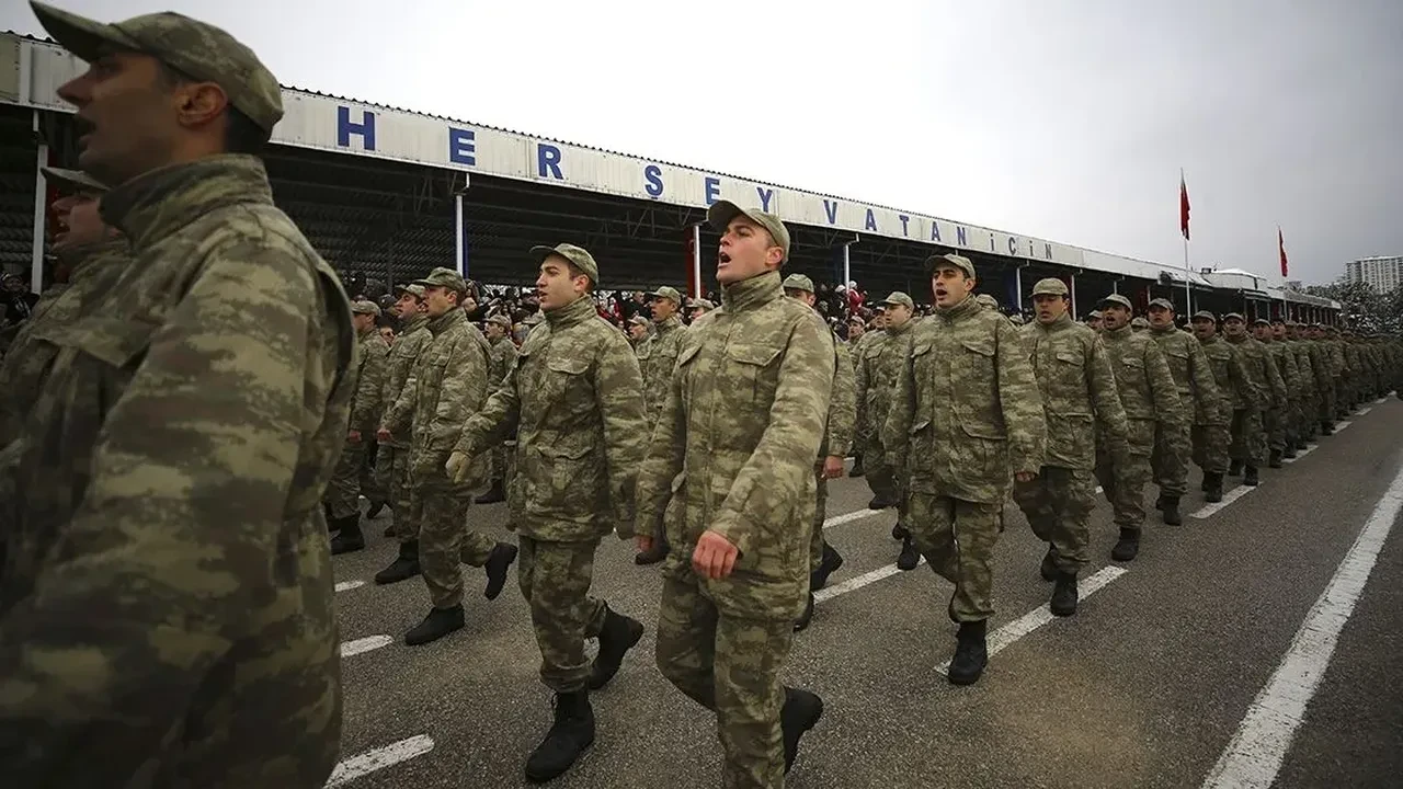 Bedelli kışla şartı kalkacak mı? DMM'den kışlasız bedelli askerlik iddialarına açıklama
