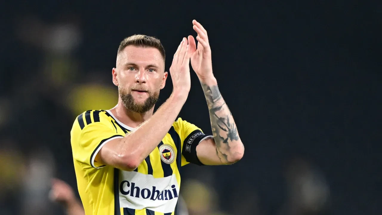 Fenerbahçe'de Aston Villa maçı sonrası soyunma odası karıştı! İsmail Kartal ile 4 yıldız arasında ipler koptu iddiası
