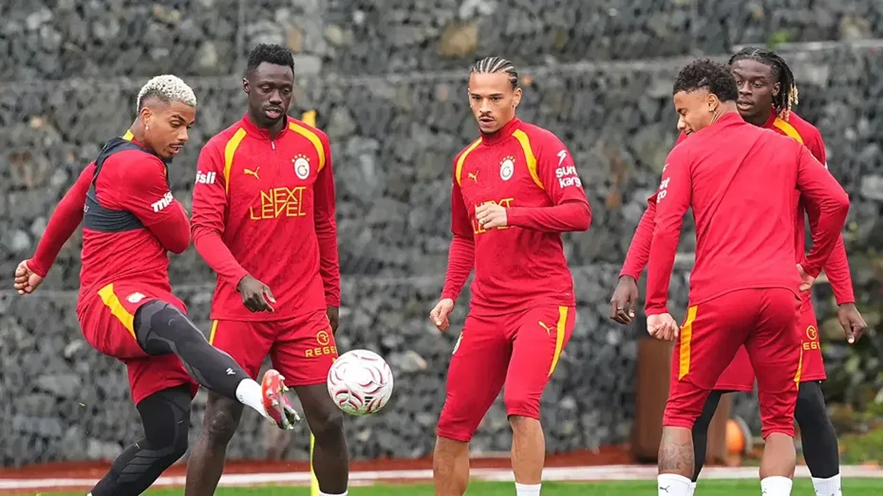 Galatasaray'ın Gençlerbirliği maçı kamp kadrosu açıklandı! Ankara kafilesinde 4 eksik