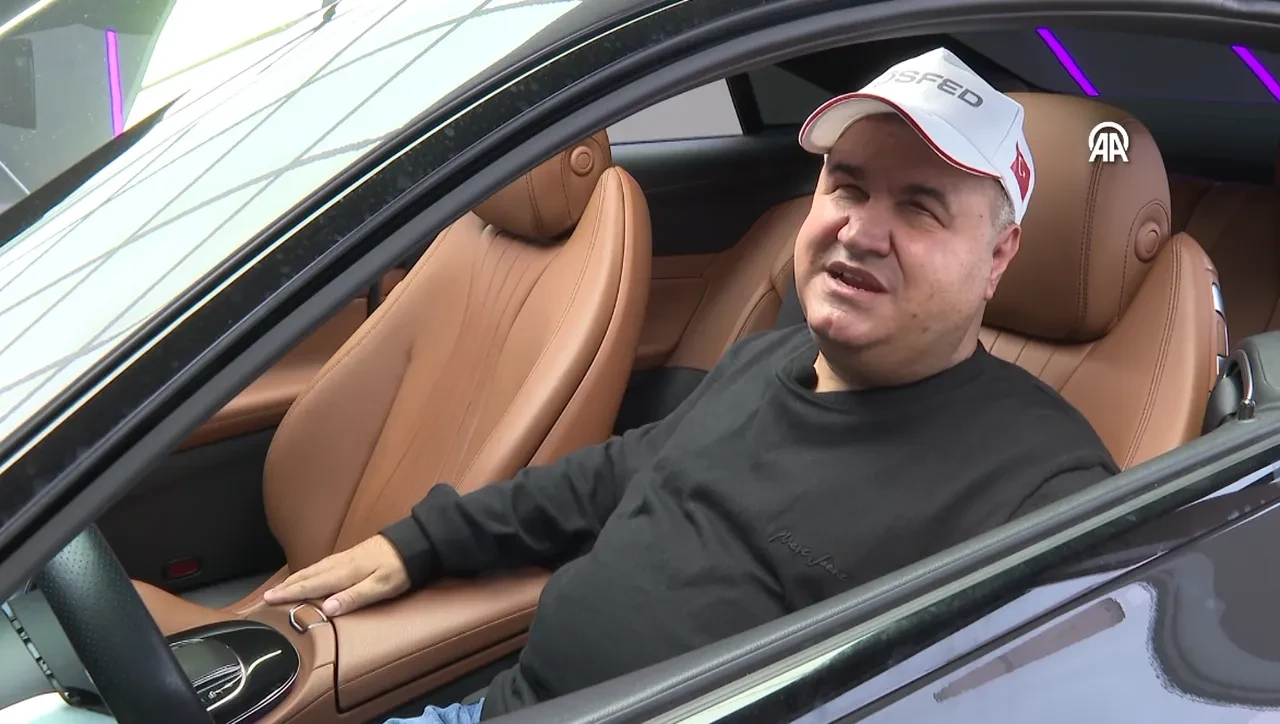 Görme yetisini kaybetti, saatte 244 kilometreyle otomobil sürdü