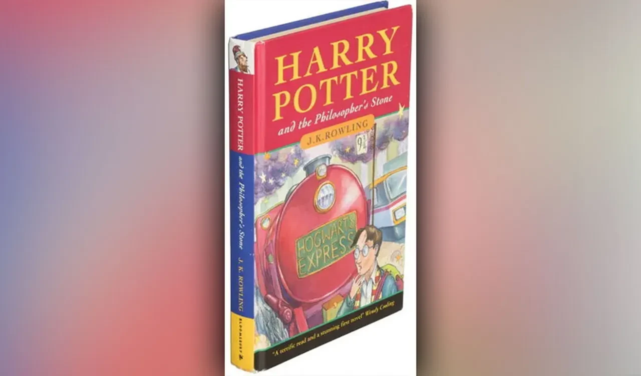 Harry Potter ve Felsefe Taşı'nın yazım hatalarıyla dolu nadir ilk baskısı 20 milyon TL'ye satıldı