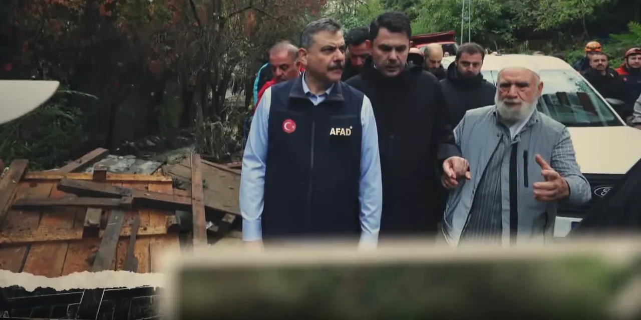 İçişleri Bakanı Mustafa Çiftçi ve Çevre Bakanı Murat Kurum Ayazağa’da incelemelerde bulundu: "Afetin izlerini birlikte sileceğiz"