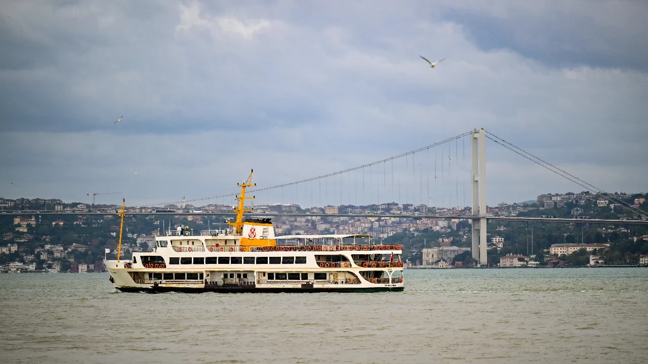 İstanbul Şehir Hatları’ndan fırtına iptali: Çok sayıda vapur seferi durduruldu