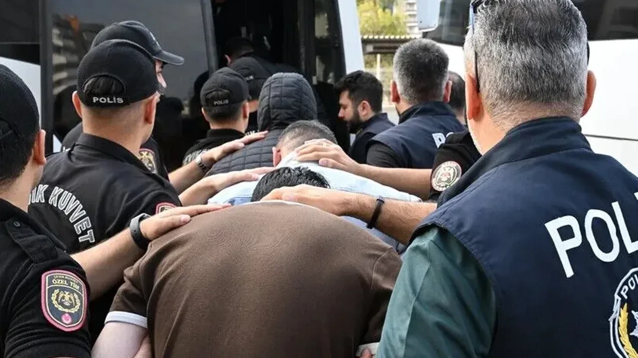İstanbul'da yasa dışı bahisçilere SMS operasyonu: Çok sayıda gözaltı var