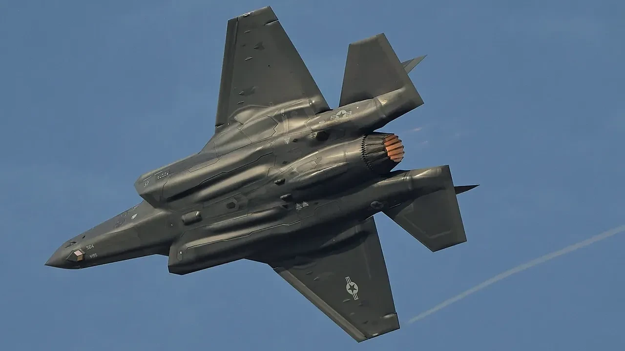 Kargo firması çalışanının tek hatası F-35'in gizli parçalarını Çin'e teslim etti!
