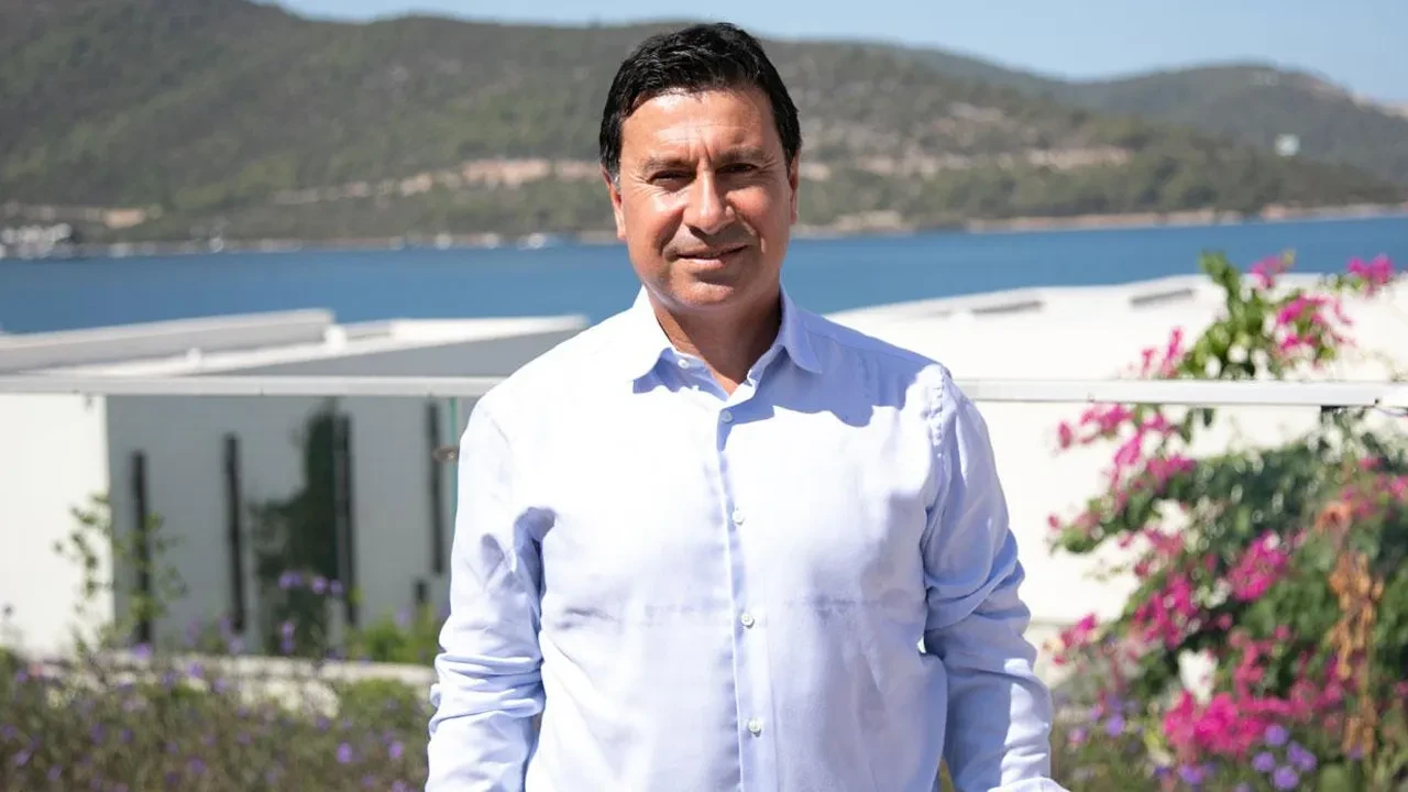 Muğla Büyükşehir Belediye Başkanı Ahmet Aras CHP'den istifa etti