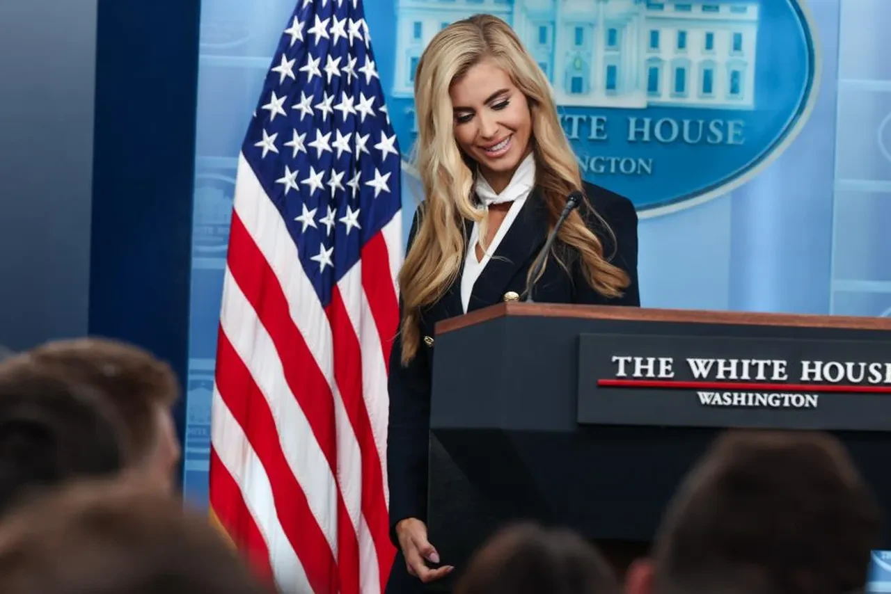 Trump'ın atadığı Beyaz Saray Sözcüsü Katie Zacharia 5 gün sonra görevden alındı