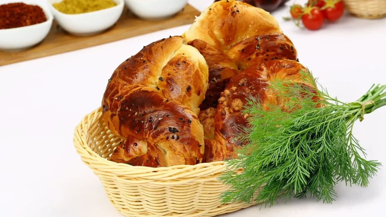 Yılların esnafından aldığım dereotlu poğaça tarifi bambaşka! Fırından çıkardığın an kokusu evi sarıyor
