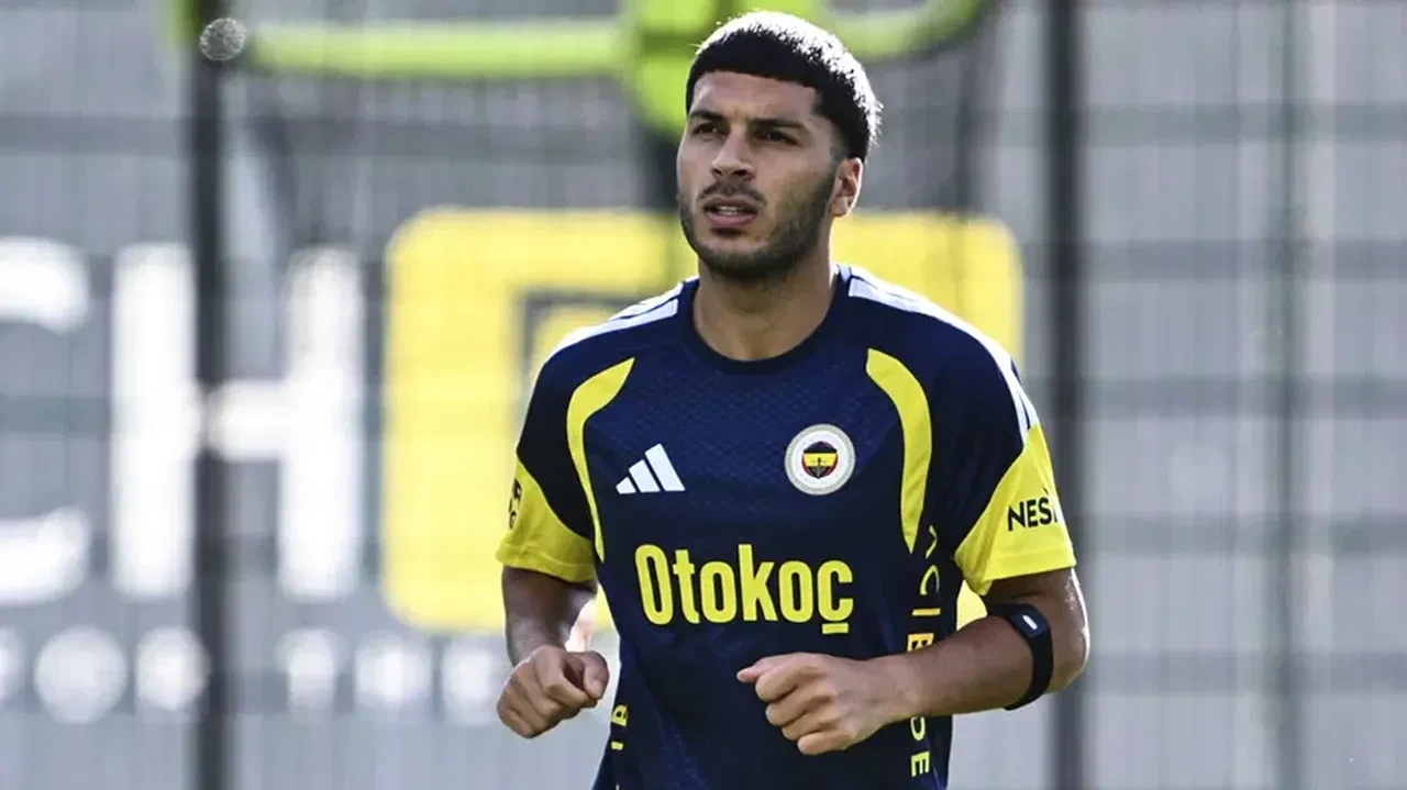 Aston Villa maçı sonrası Fenerbahçeli yıldıza hayran kaldılar! Hemen yöneticilere sordular
