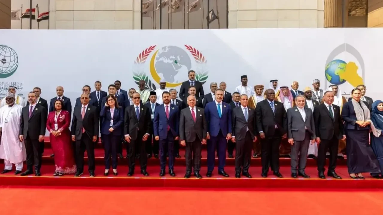 Bakan Fidan, İİT Dışişleri Bakanları ile aile fotoğrafı çektirdi