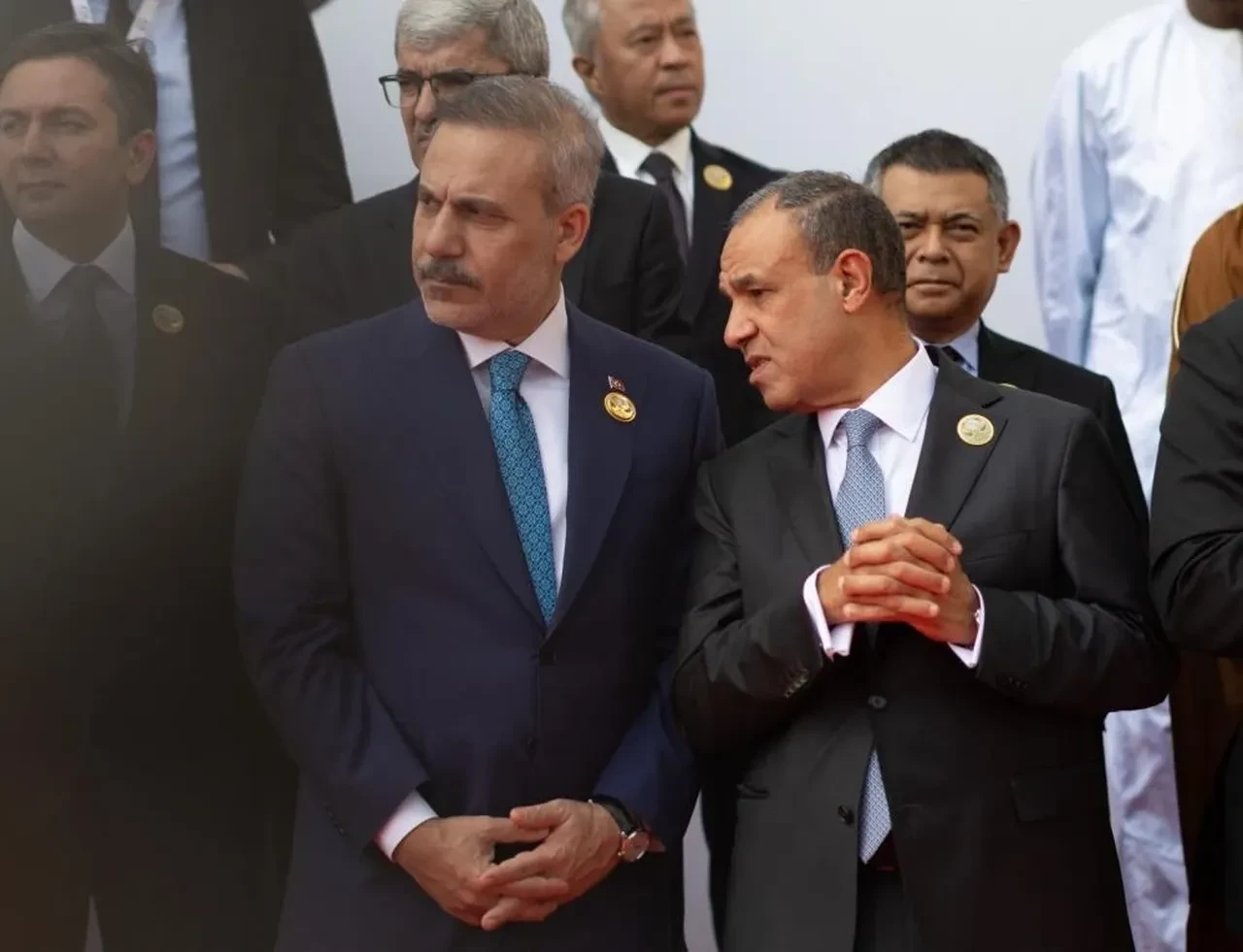 Bakan Fidan, İİT Dışişleri Bakanları ile aile fotoğrafı çektirdi