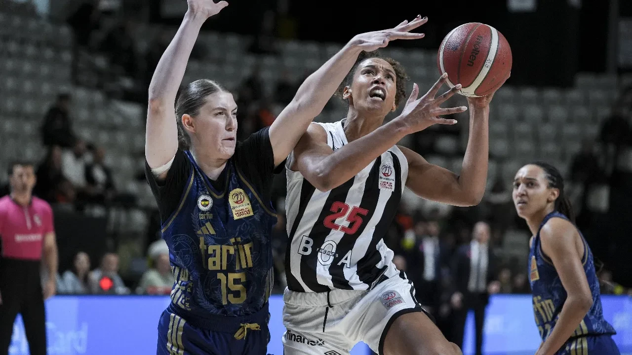 Beşiktaş BOA, derbide Fenerbahçe Tarfin'i mağlup etti! Fenerbahçe ligde 40 maç sonra yenildi