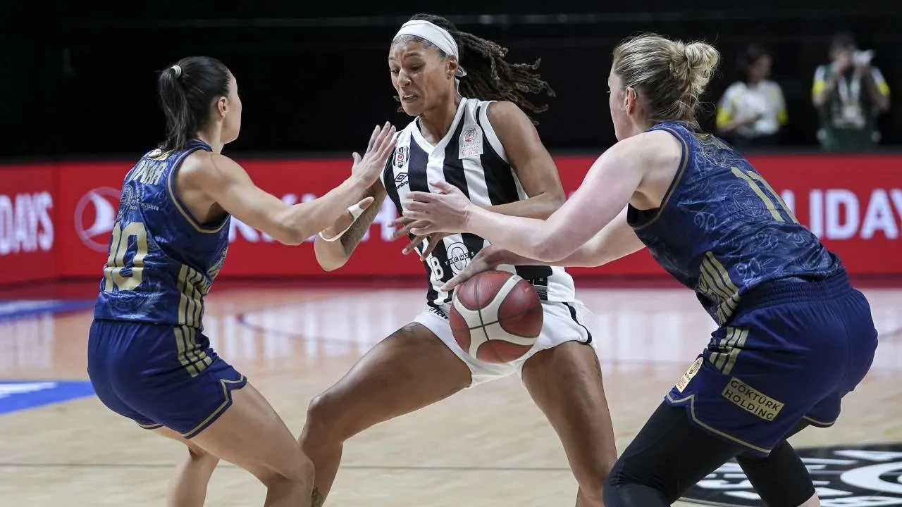 Beşiktaş BOA, derbide Fenerbahçe Tarfin'i mağlup etti! Fenerbahçe ligde 40 maç sonra yenildi