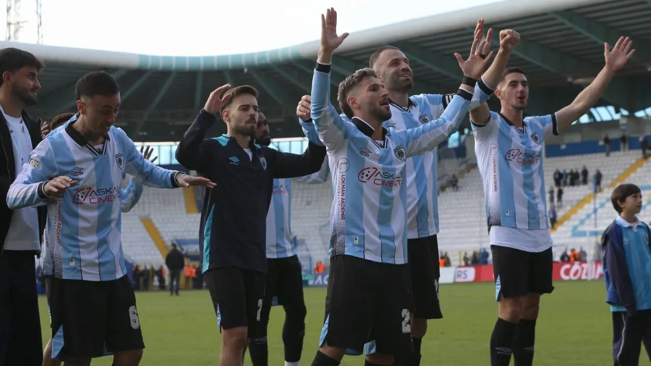 Erzurumspor FK, 3. galibiyetini aldı! Mavi-beyazlılar, Eyüpspor'u 2-0'la geçti