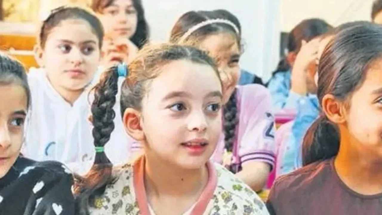 Gamze Özçelik’ten Mısır’da duygulandıran buluşma! Gazzeli çocuklarla bir araya geldi