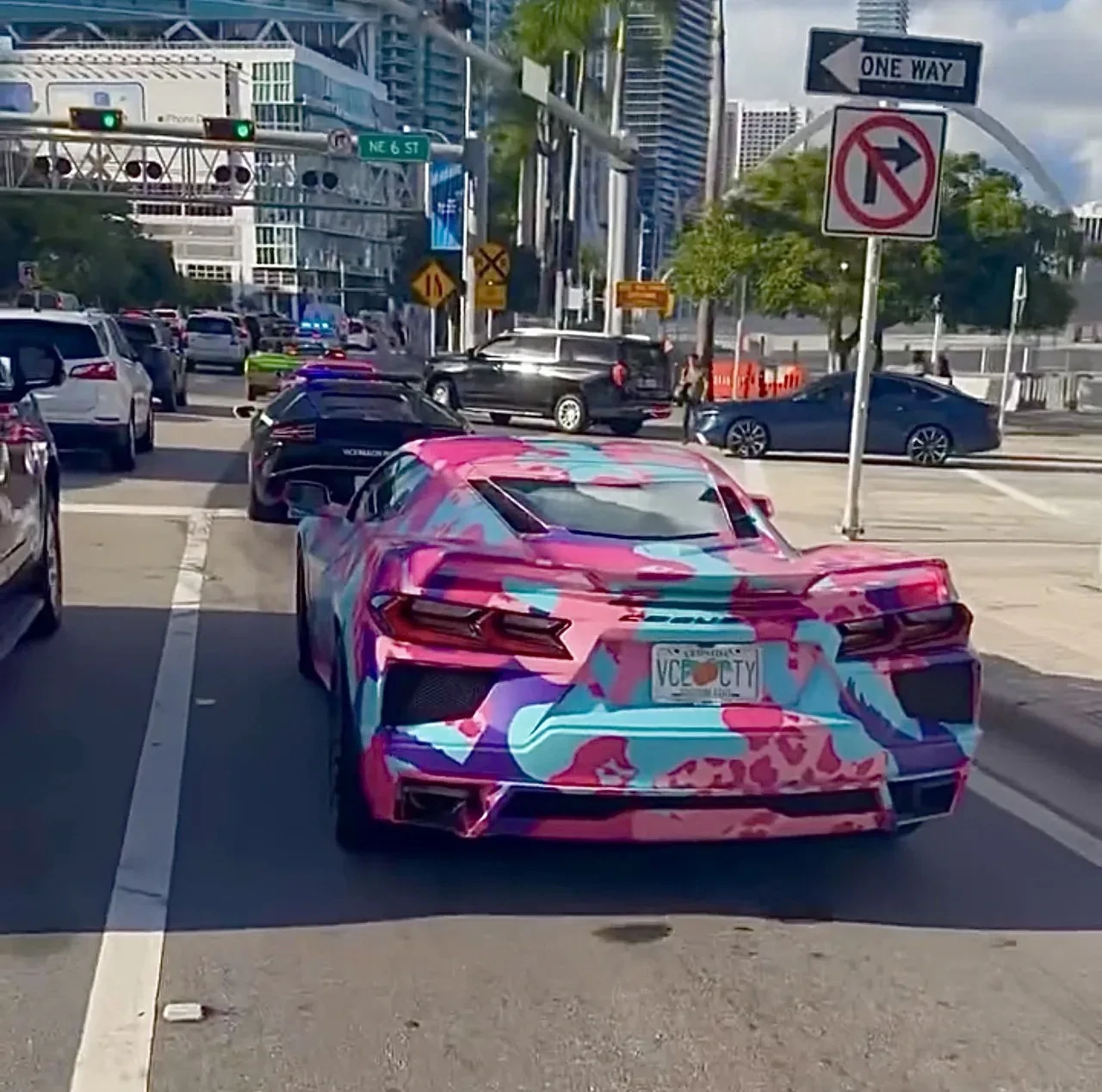 GTA 6 arabaları gerçek hayata taşındı! Vice City gerçek oldu