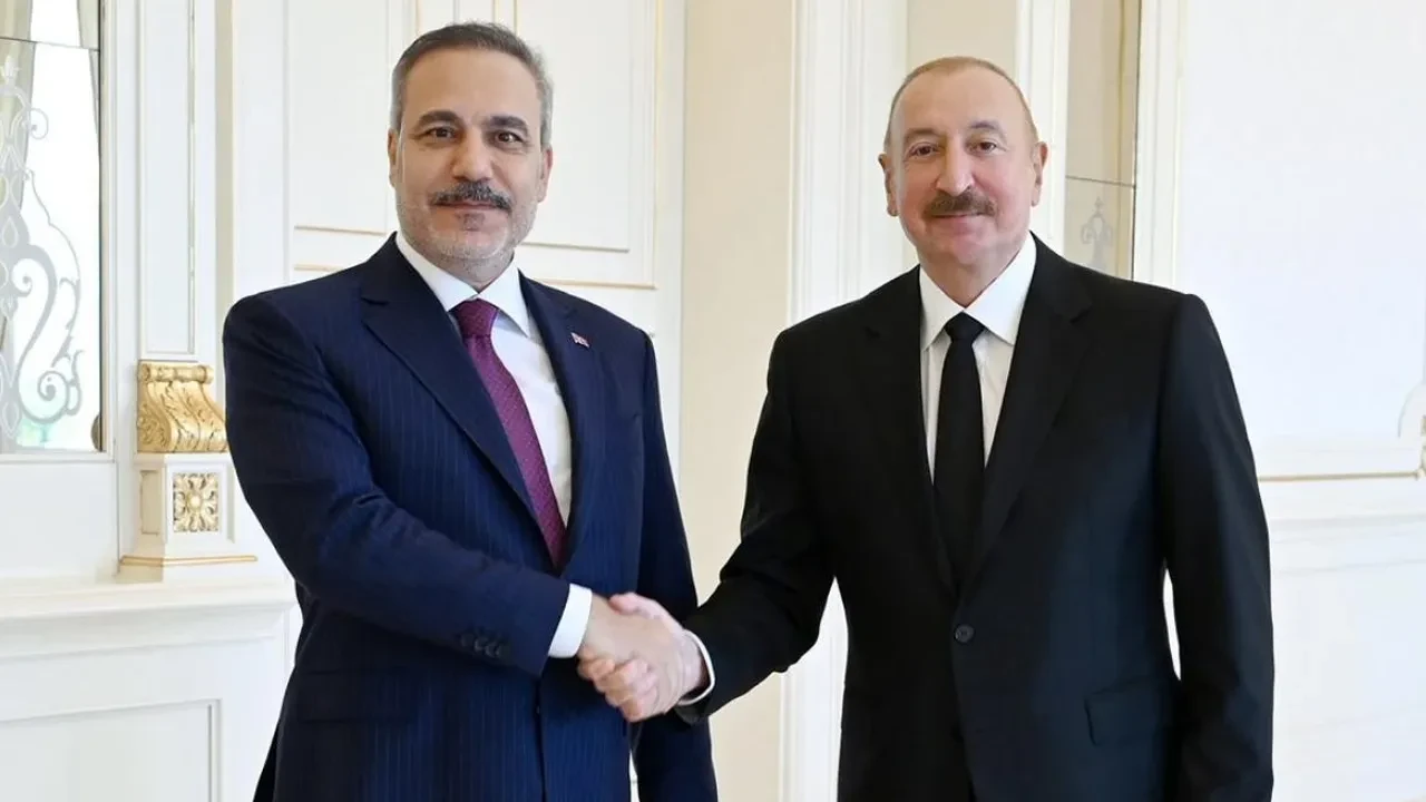 Hakan Fidan'ın Azerbaycan'da gizli görüşme yaptığı iddiasına Türkiye'nin Bakü Büyükelçiliğinden yalanlama