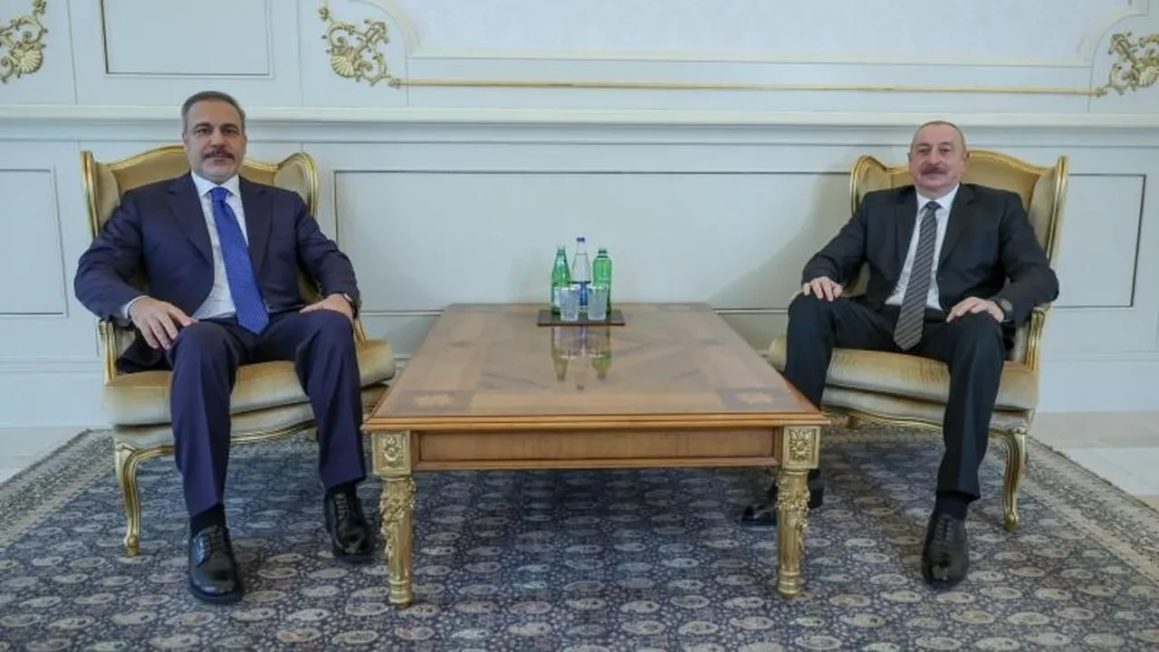 Hakan Fidan'ın Azerbaycan'da gizli görüşme yaptığı iddiasına Türkiye'nin Bakü Büyükelçiliğinden yalanlama