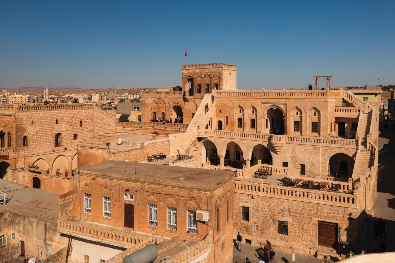 Mardin’in taş sokaklarında festival heyecanı başladı! Mardin ikinci kez Türkiye Kültür Yolu Festivali ile buluştu