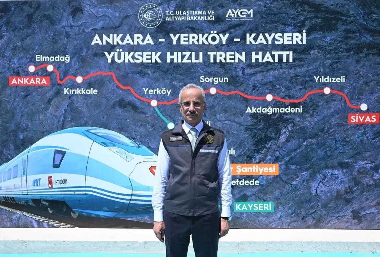Bakan Uraloğlu duyurdu: Ankara-Kayseri arası 1 saat 45 dakikaya düşecek