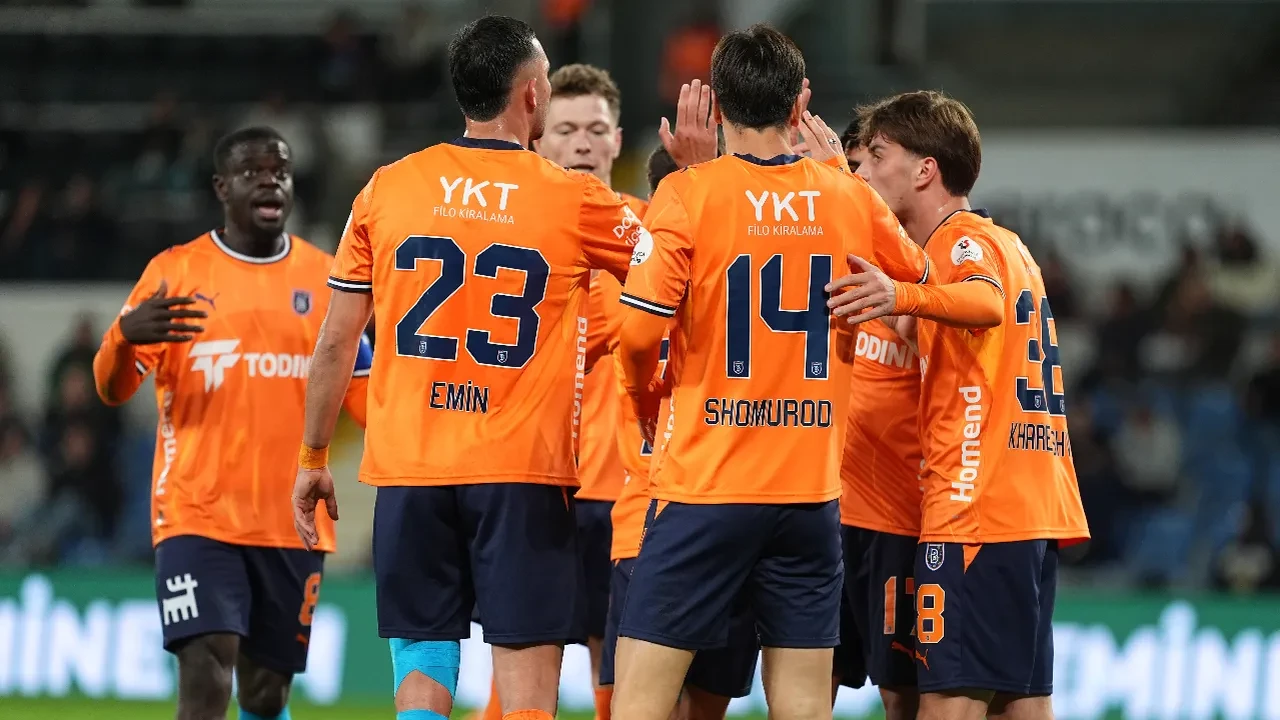 Başakşehir evinde 2-1 kazandı! Gaziantep FK'nin mağlubiyet serisi 3 maça çıktı