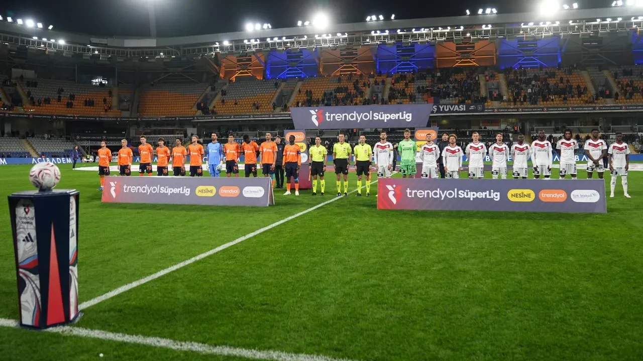 Başakşehir evinde 2-1 kazandı! Gaziantep FK'nin mağlubiyet serisi 3 maça çıktı