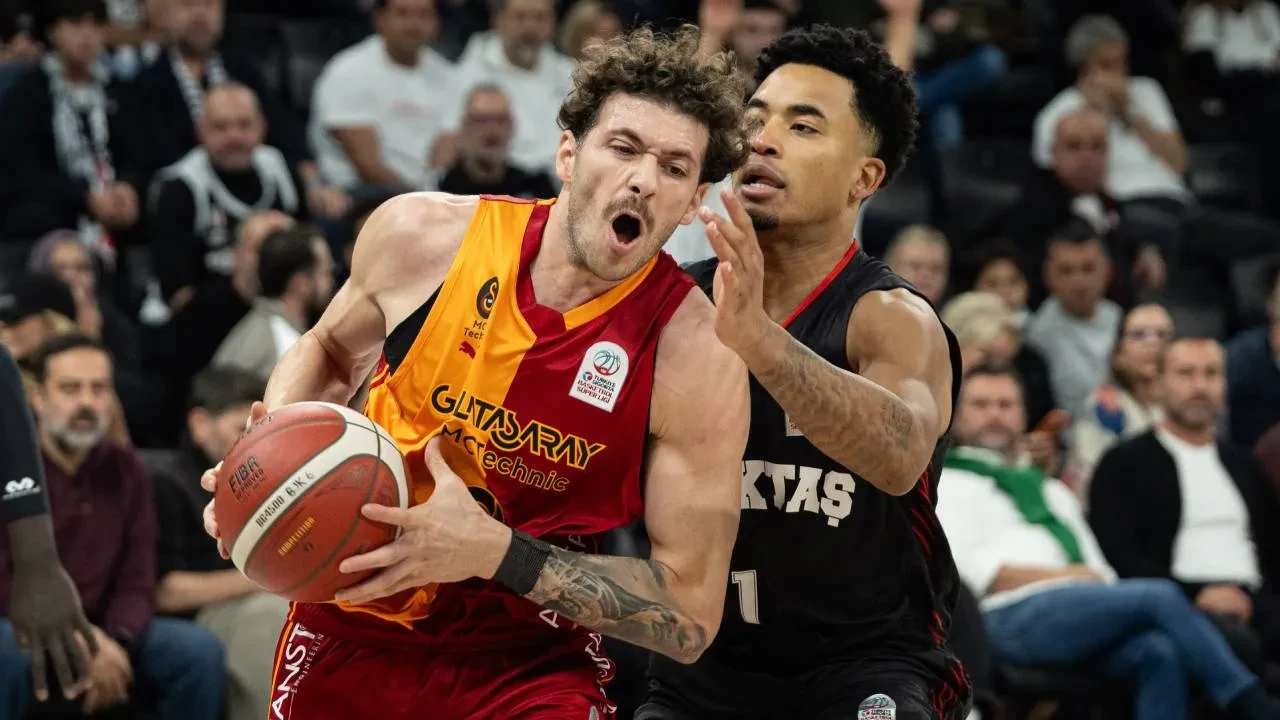 Beşiktaş, derbide Galatasaray'ı mağlup etti! Siyah-beyazlılardan 83-80'lik galibiyet