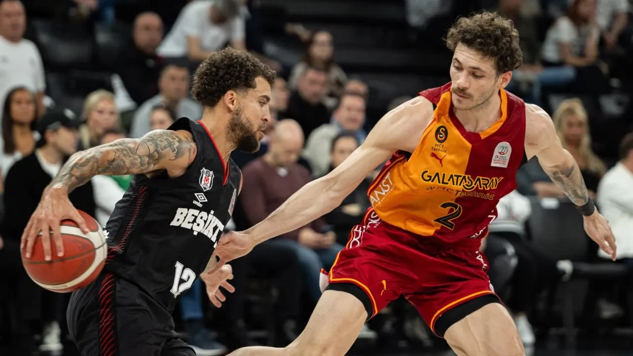 Beşiktaş, derbide Galatasaray'ı mağlup etti! Siyah-beyazlılardan 83-80'lik galibiyet