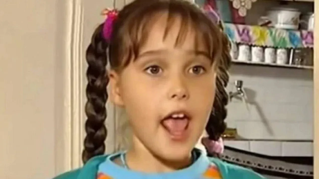 Bir dönemin Bücür Cadısı Merve Erdoğan'ın kızı Zehra Mercan büyüdü! Annesine benzerliğiyle şaşırttı