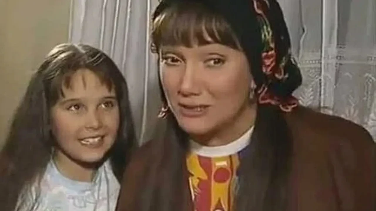 Bir dönemin Bücür Cadısı Merve Erdoğan'ın kızı Zehra Mercan büyüdü! Annesine benzerliğiyle şaşırttı