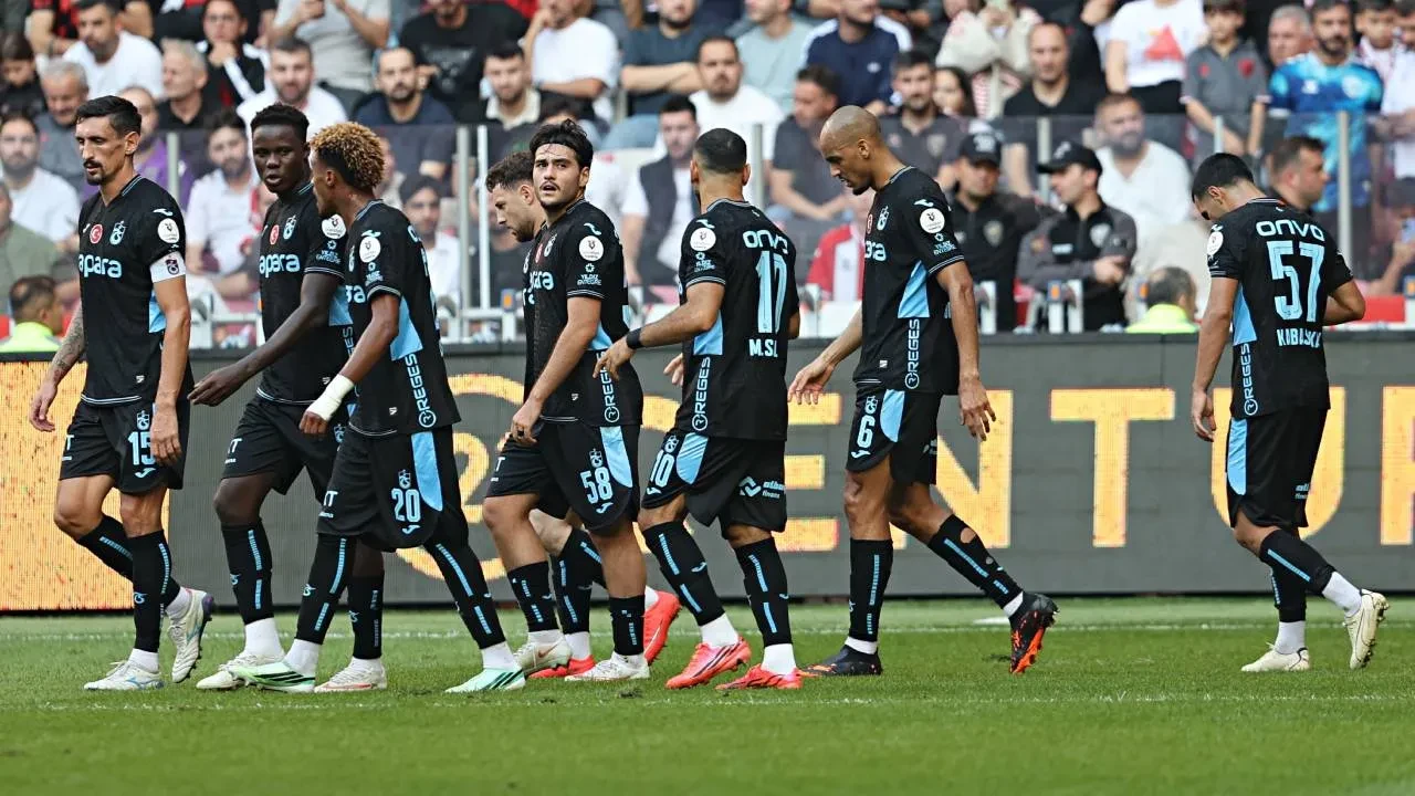 CANLI MAÇ ANLATIMI | Trabzonspor ile Beşiktaş derbide karşılaşıyor