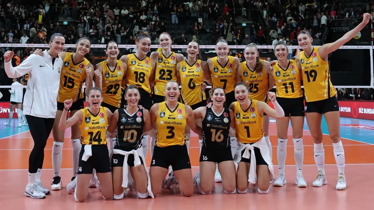 Dev maçta kazanan VakıfBank! Sarı-siyahlılar, Eczacıbaşı'nı 3-2 yendi