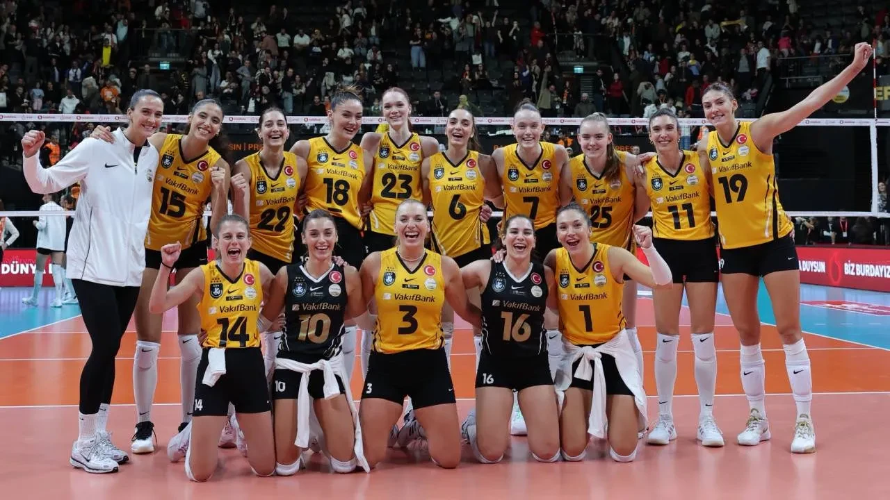 Dev maçta kazanan VakıfBank! Sarı-siyahlılar, Eczacıbaşı'nı 3-2 yendi
