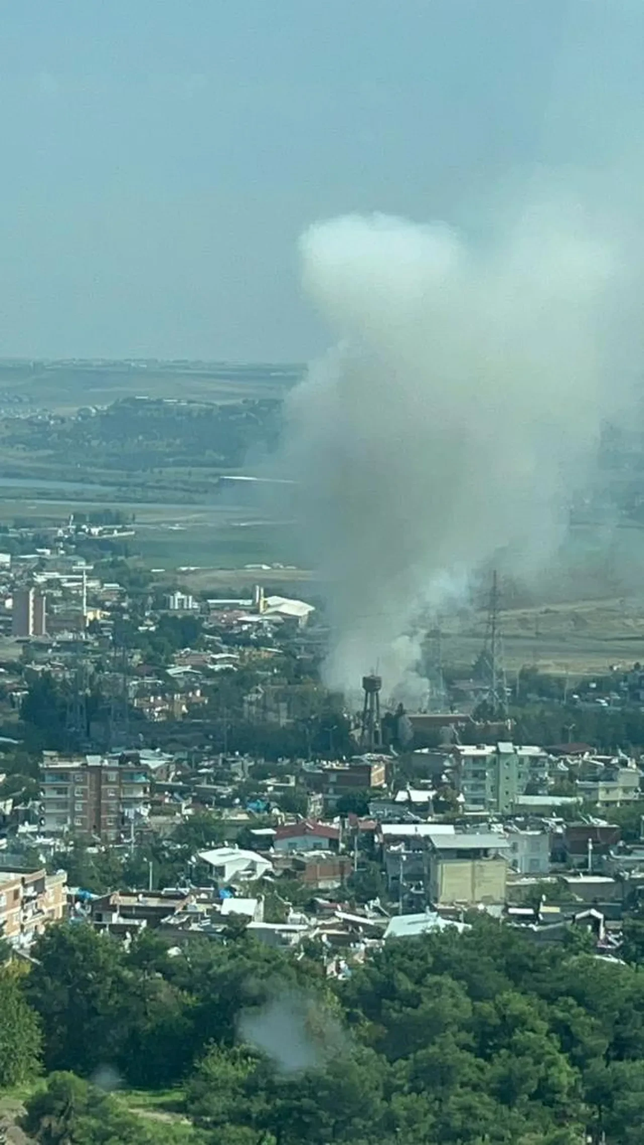 Diyarbakır’da trafo bomba gibi patladı: 80 bin ev ve iş yeri karanlıkta kaldı