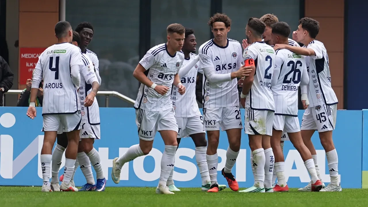 Kasımpaşa 4 golle kazandı! İstanbul temsilcisi, Samsunspor'u mağlup etti
