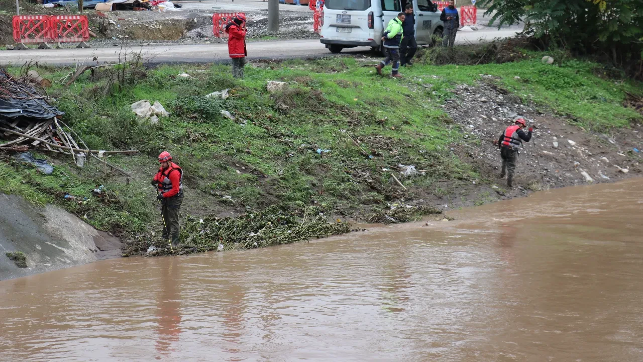 Kocaeli'deki sel felaketinden acı haber: Bir kişinin cansız bedeni bulundu