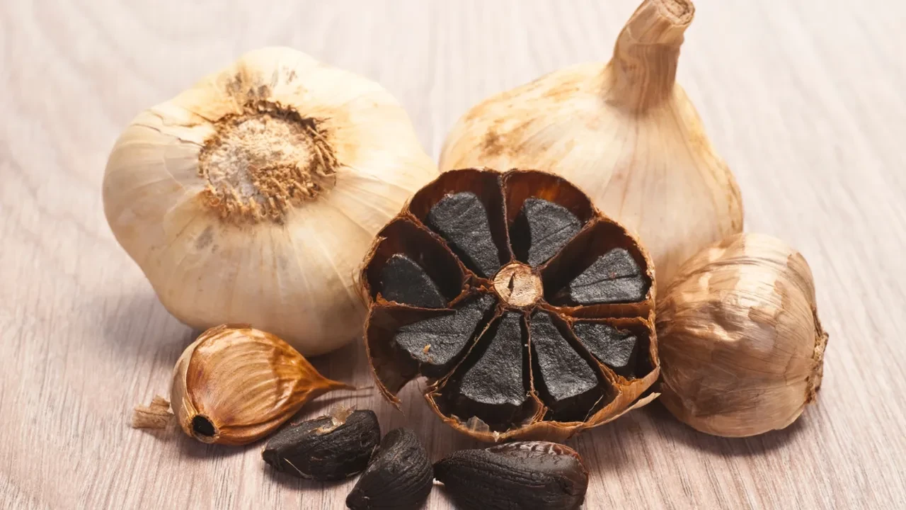 Siyah sarımsak neye iyi gelir? Siyah sarımsak hangi yemeklerde kullanılır?
