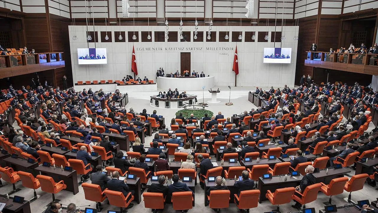 TBMM'de gündem yoğun: Fon düzenlemesi, bütçe maratonu, Türk Kızılay kanunu