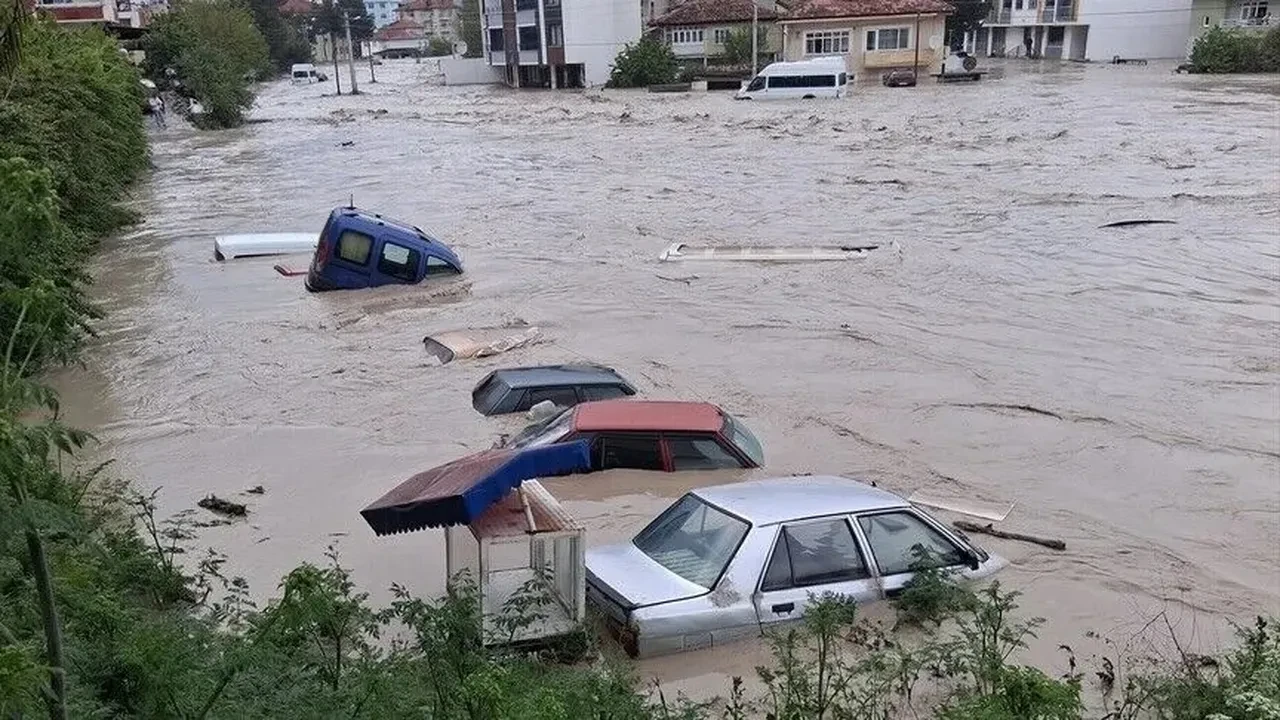 Türkiye'yi nasıl bir kış bekliyor? Sele neden olacak sağanaklar ve şiddetli kar yağışı için uyarı