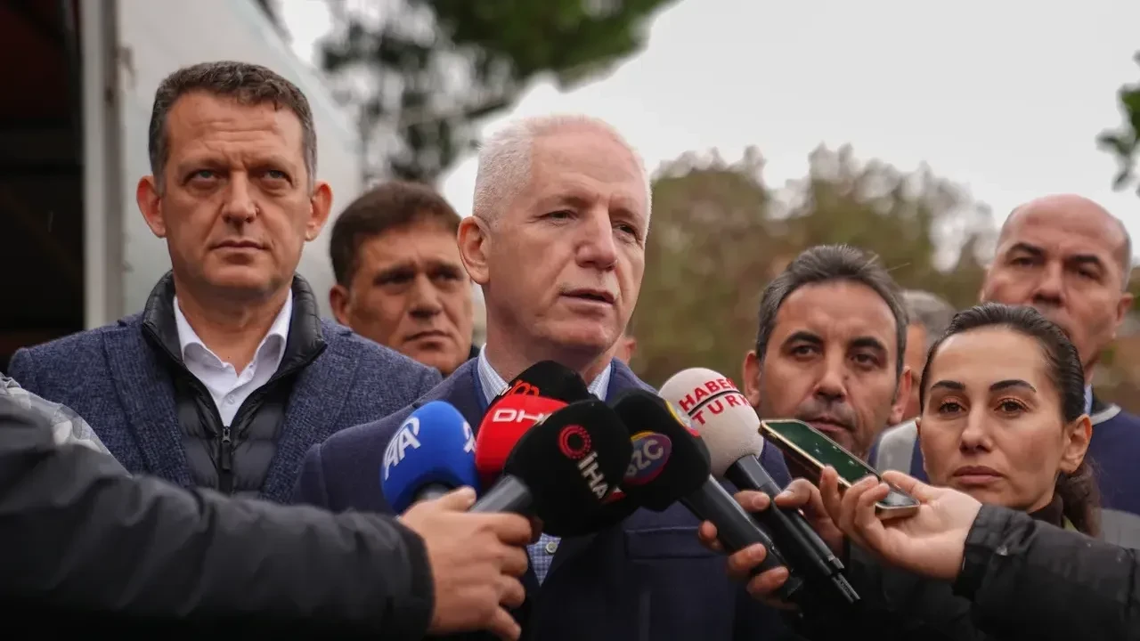 Vali Gül sel felaketinde son durumu açıkladı: Ayazağa'da 3, Pendik'te 2 kişi aranıyor 