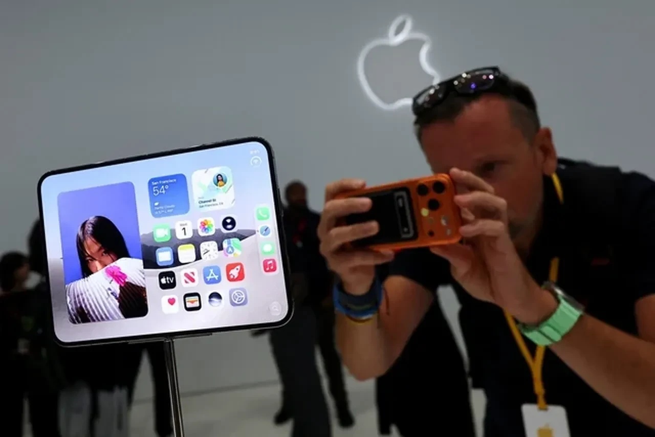 230 bin liralık iPhone Duo satışa çıkmadan tükendi! Mağazalarda stok sorunu yaşanıyor